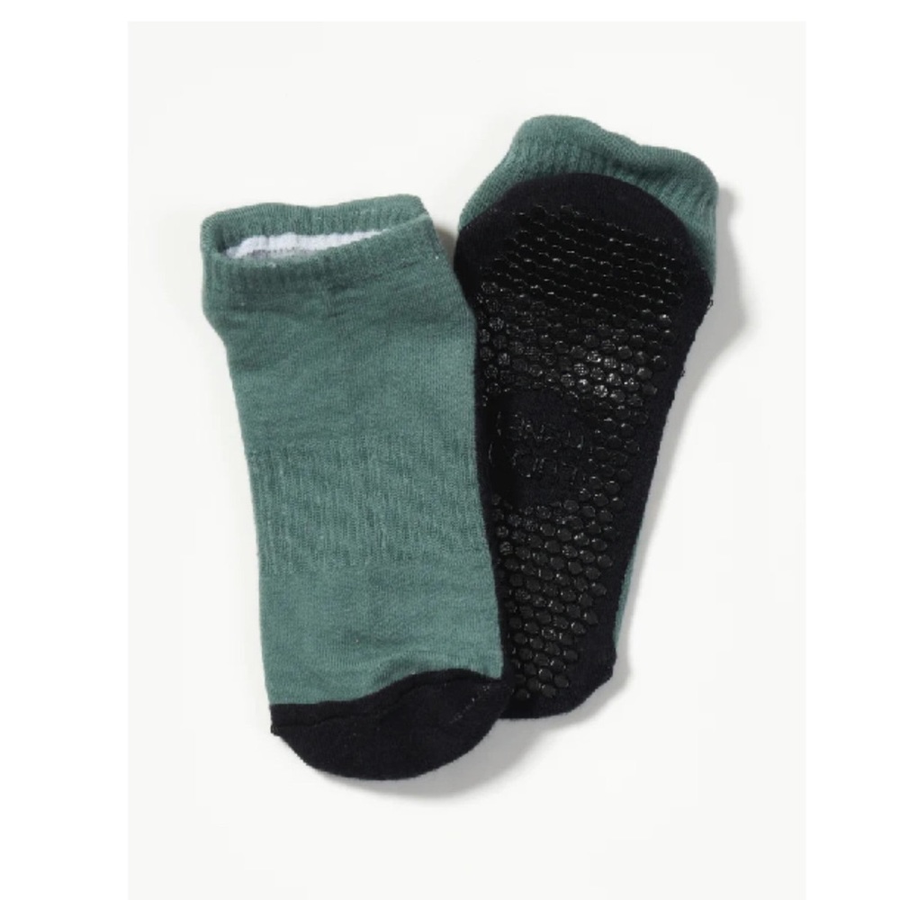 Lucky Honey
The Sneaker Grip Sock - Picture 4 of 6